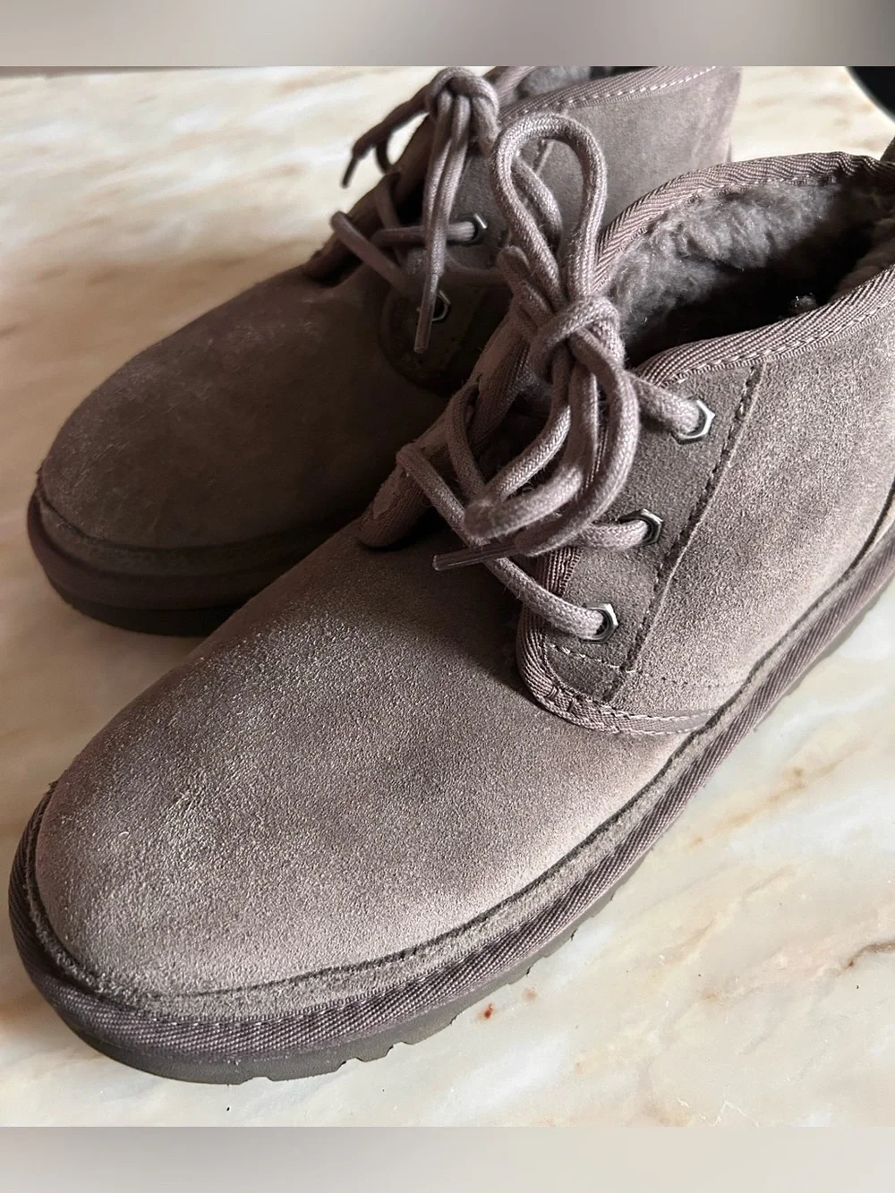 UGG Big Kids' Neumel II Gray Suede Classic Chukka Warm Lace-Up Boots Size 6 Boys